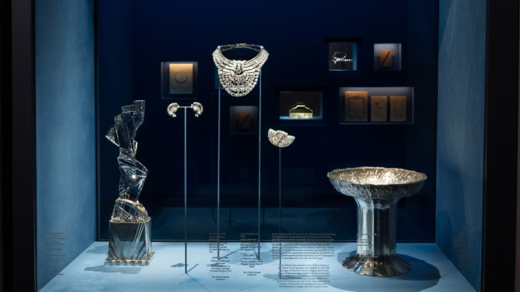 $4.3M Diamond Necklace Stolen in Vienna Heist